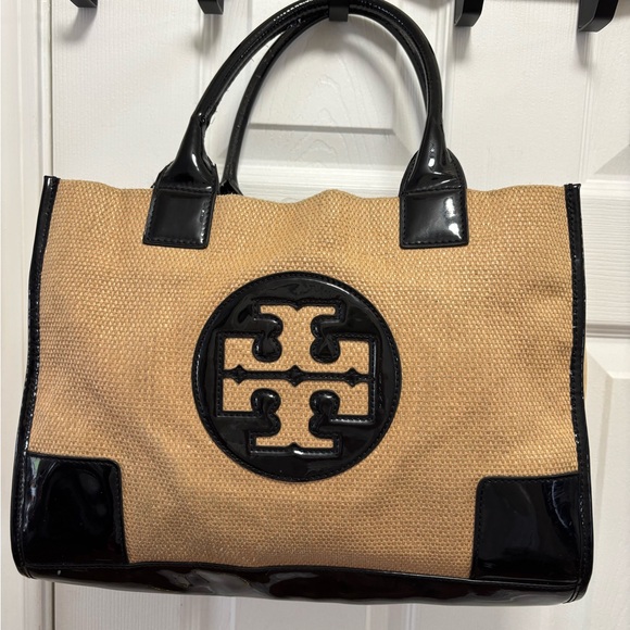 Tory Burch Handbags - Tory Burch Ella Straw Rafia & Black Patent Trim Tote in VGUC